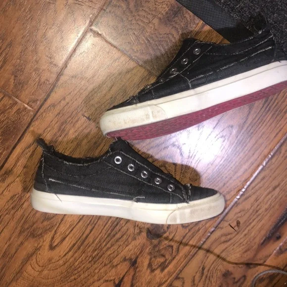 Black distressed Babalu Corkys - Picture 2 of 9